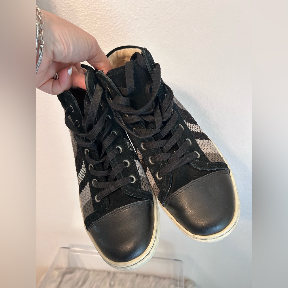 Ugg Black and Gray High-Top Sneakers size 9 - Picture 7 of 8